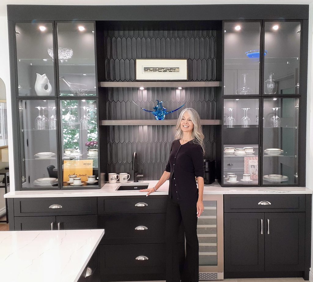 Sonia Daigle Designer. Vesselier noir